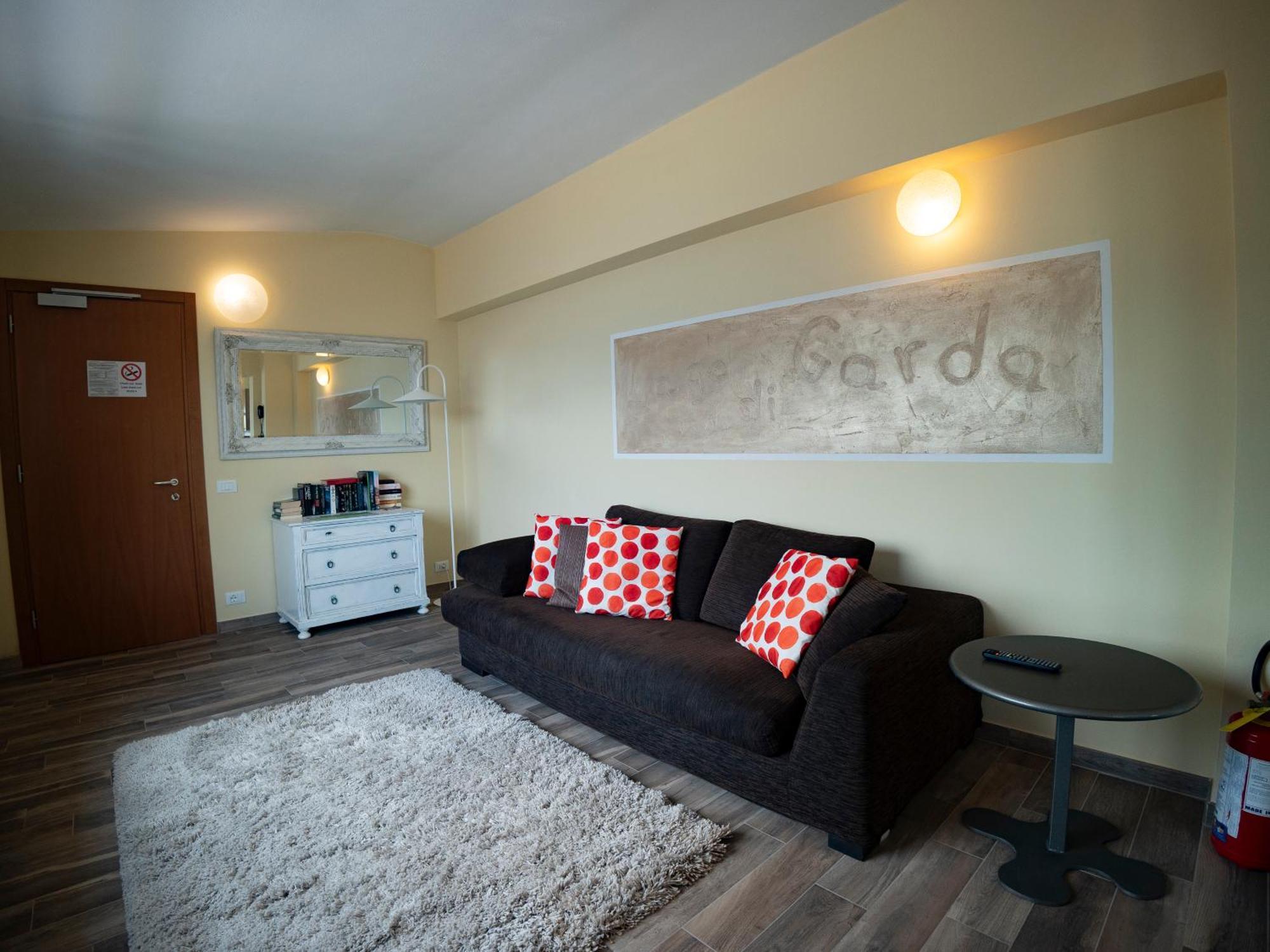 Penthouse Casa Alkea Masse Lake View 브렌조네 술 가르다 외부 사진