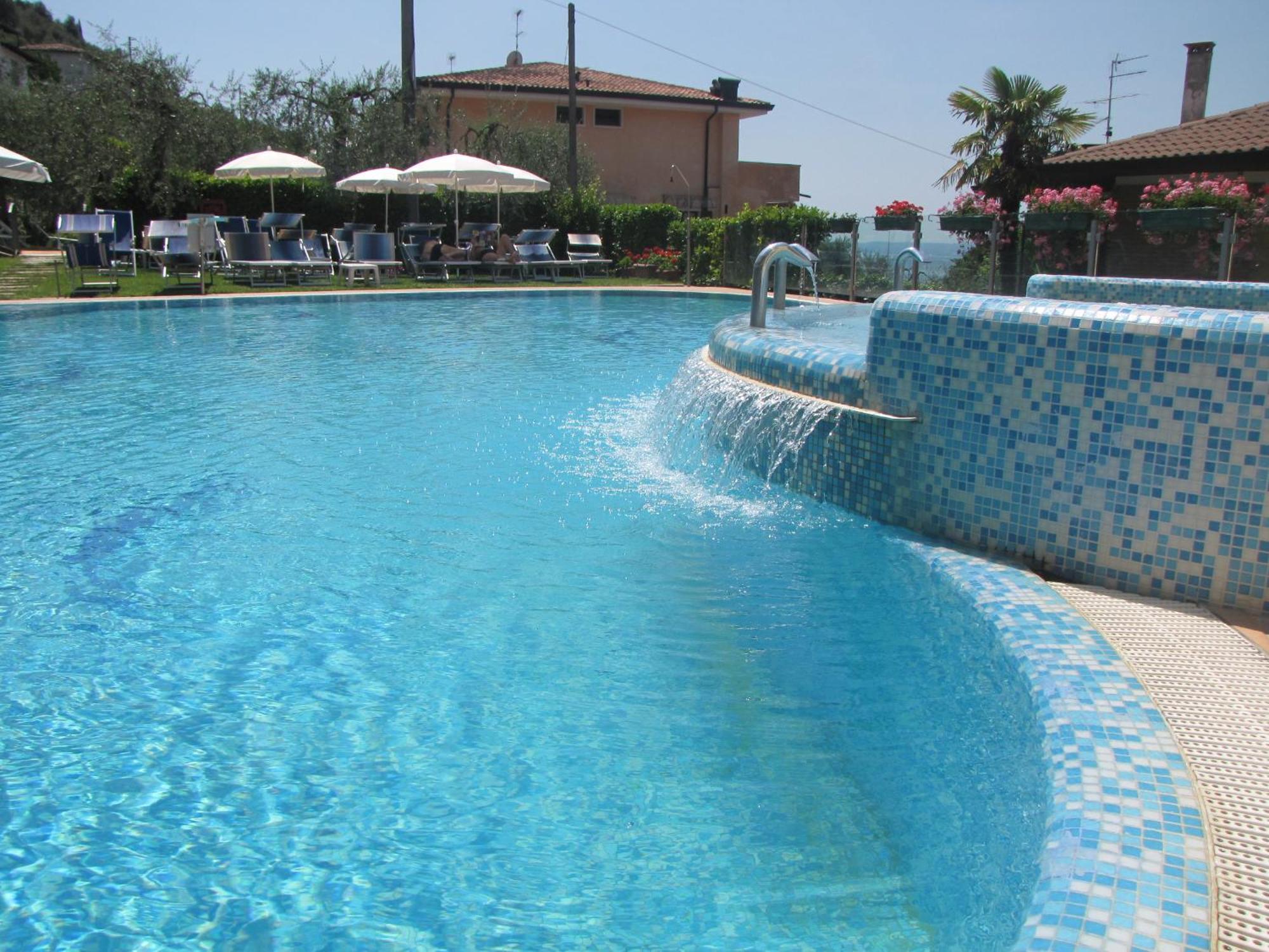 Penthouse Casa Alkea Masse Lake View 브렌조네 술 가르다 외부 사진